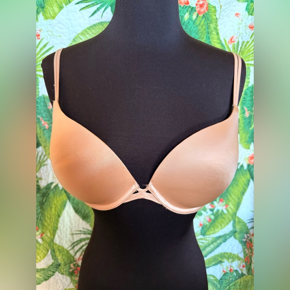 Victoriaโs Secret 32DD Tan Nude Very Sexy Convertible Criss Cross Push Up Bra